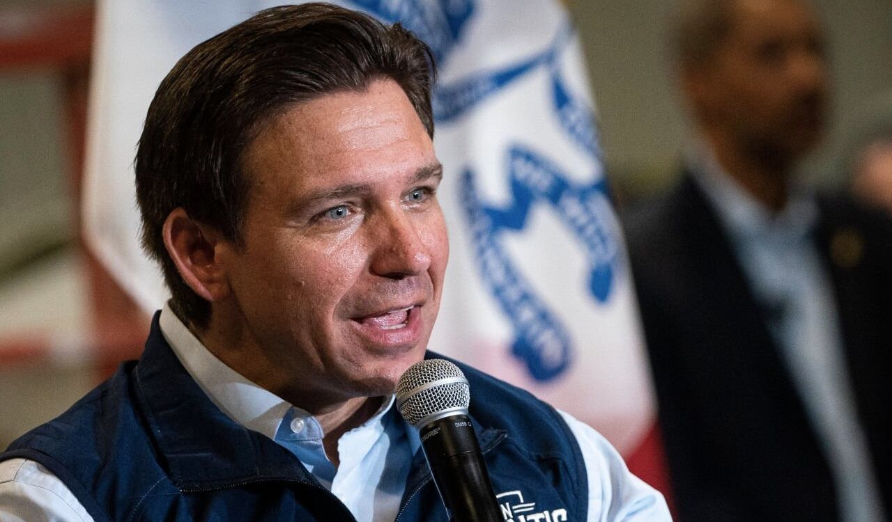 Ron DeSantis en su acto de campaña en Iowa