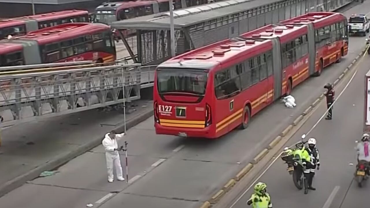 En el accidente resultó involucrado un bus de TransMilenio.