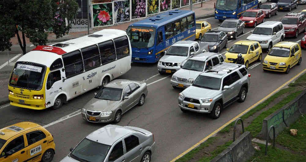 Accidente en la autopista sur complica la movilidad en Bogotá.