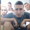 En el fragmento se observa a siete delincuentes entre ellos un hombre conocido como alias Cofla.