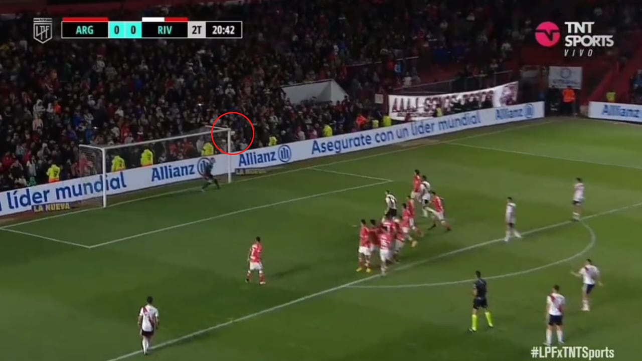 Esta es la joya de gol de tiro libre que marcó Juanfer Quintero con River Plate.