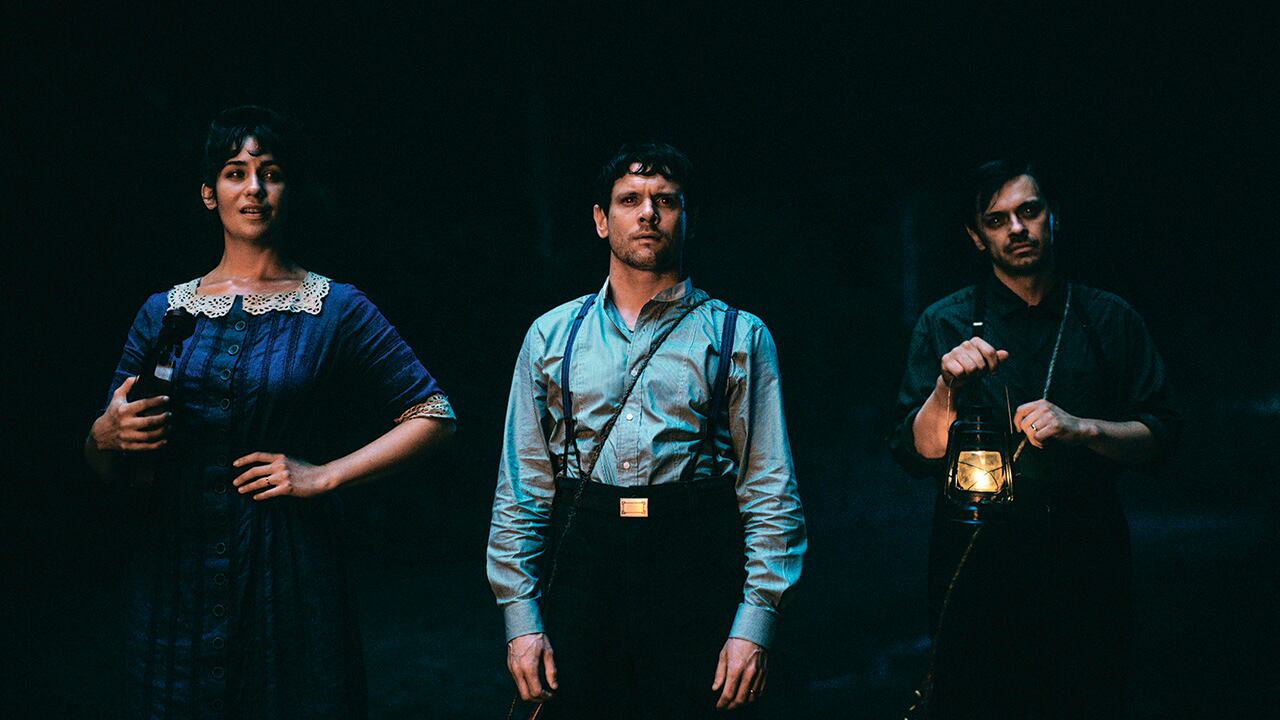 Sin vampiros de colmillo mental afilado, no hay buena película de vampiros. 'Sinners' los tiene.