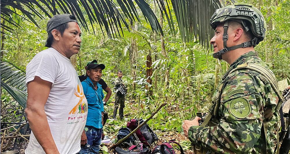  Cerca de 150 militares y decenas de indígenas estuvieron sin pausa buscando a los niños que hoy son la prueba de un milagro.