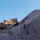 Antes de la invasión rusa a Ucrania, el precio del carbón térmico se ubicaba en 180 dólares por tonelada. Con el conflicto se disparó a 400. Hoy está en 350.