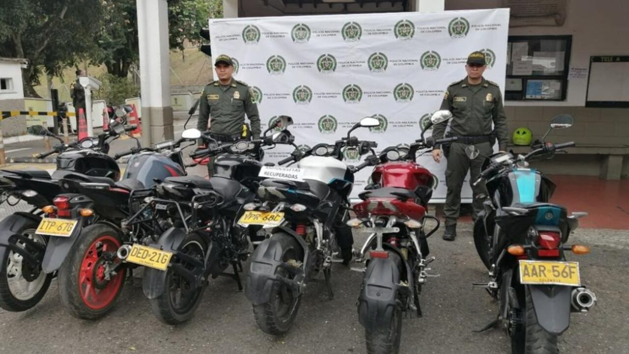 Encuentran en una bodega seis motos robadas en Medellín.
