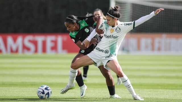Imagen del partido entre Nacional y Palmeiras por la jornada 3 de la fase de grupos de la Copa Libertadores femenina 2023.