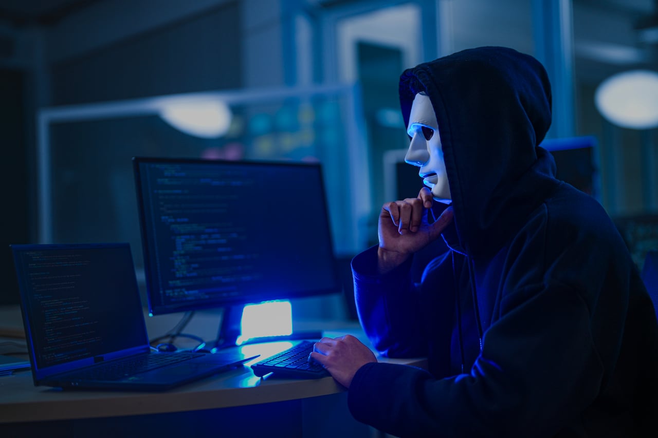 Un estudio advirtió que el intercambio de datos personales en plataformas ocultas pone a los usuarios de la región en riesgo de sufrir chantajes, estafas y suplantación de identidad.