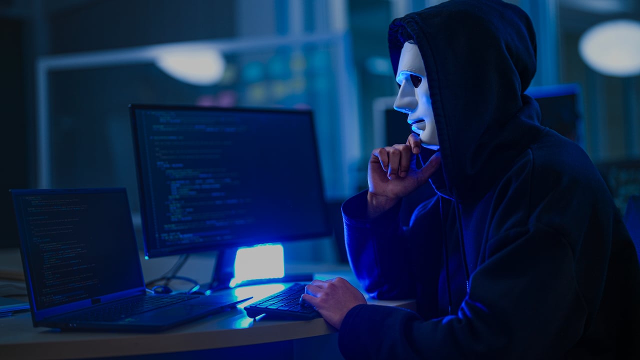 Un estudio advirtió que el intercambio de datos personales en plataformas ocultas pone a los usuarios de la región en riesgo de sufrir chantajes, estafas y suplantación de identidad.