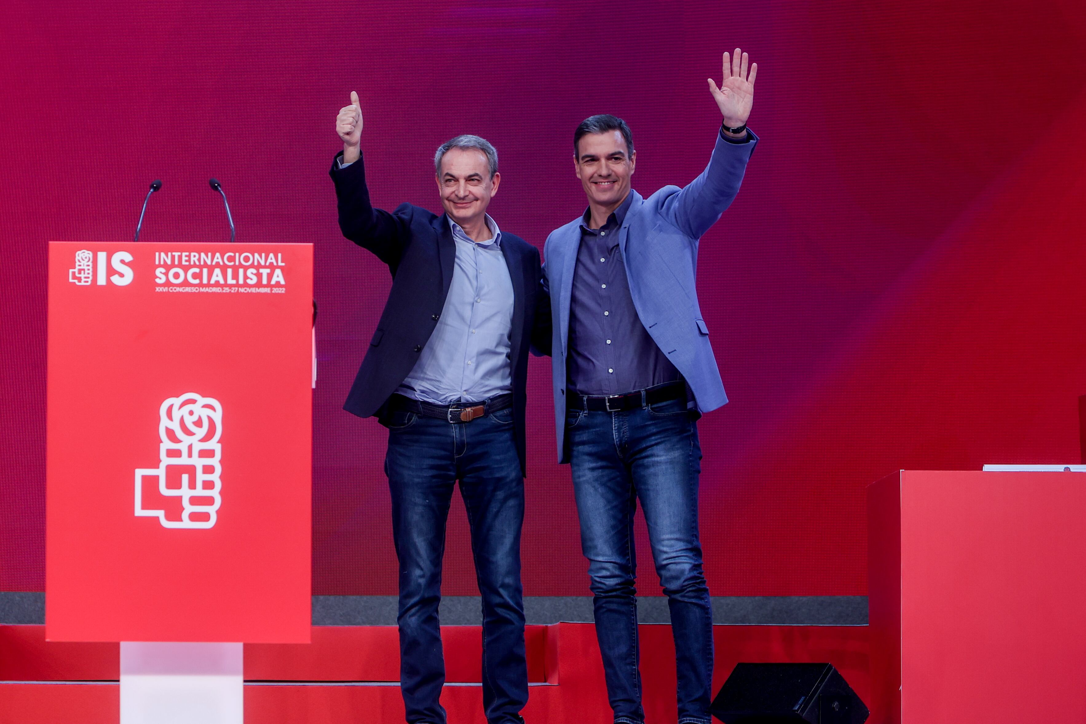 Zapatero y Pedro Sánchez tienen una estrecha alianza política