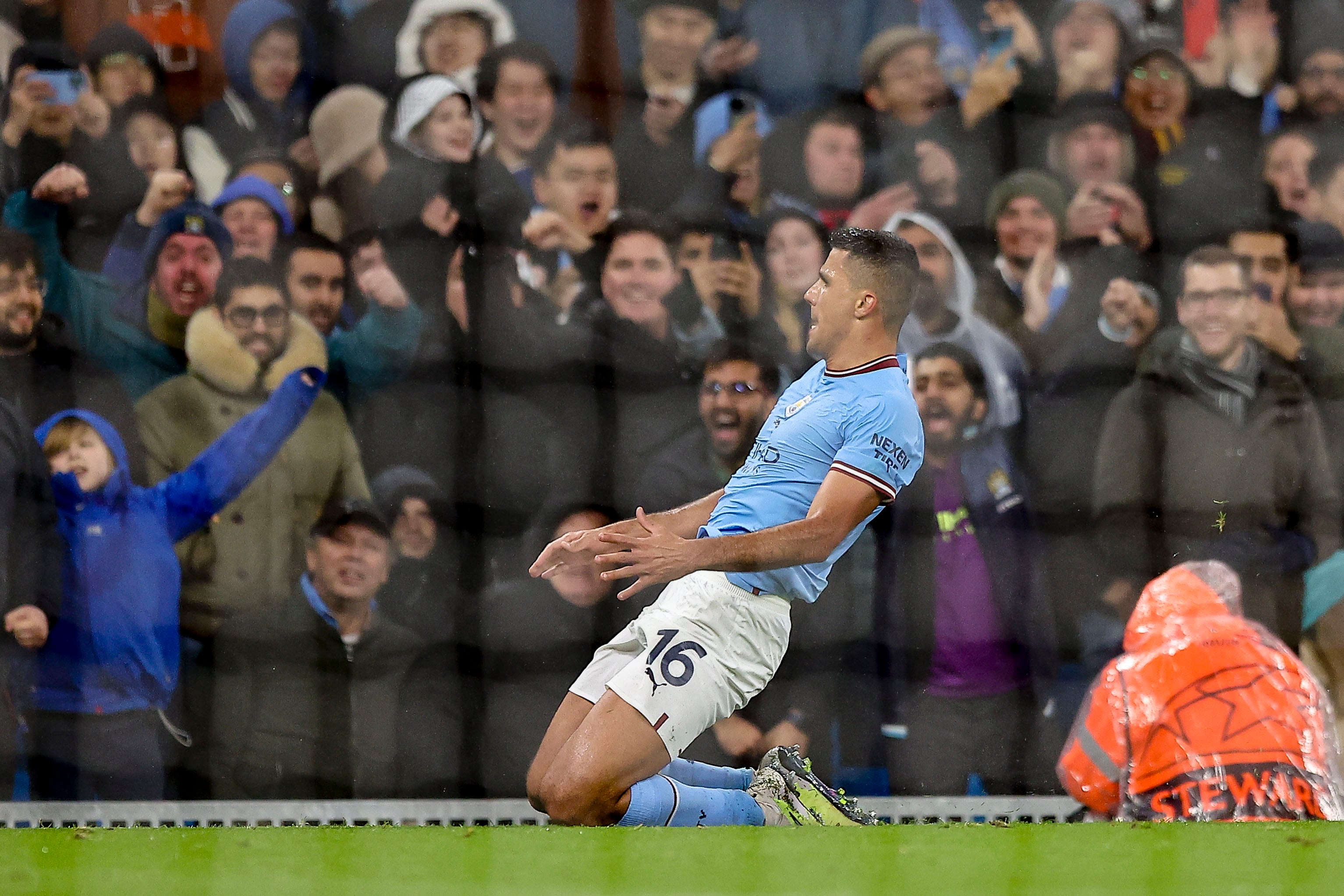 Rodri celebrando el primero gol del Manchester City.