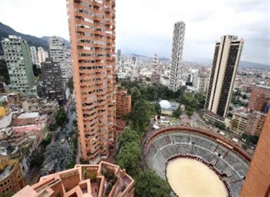 Durante la hora estipulada para el simulacro de evacuación: 11:00 a.m., para efectos que la comunidad esté tranquila y segura, la Policía Nacional dispondrá de un pie de fuerza de tres mil hombres.