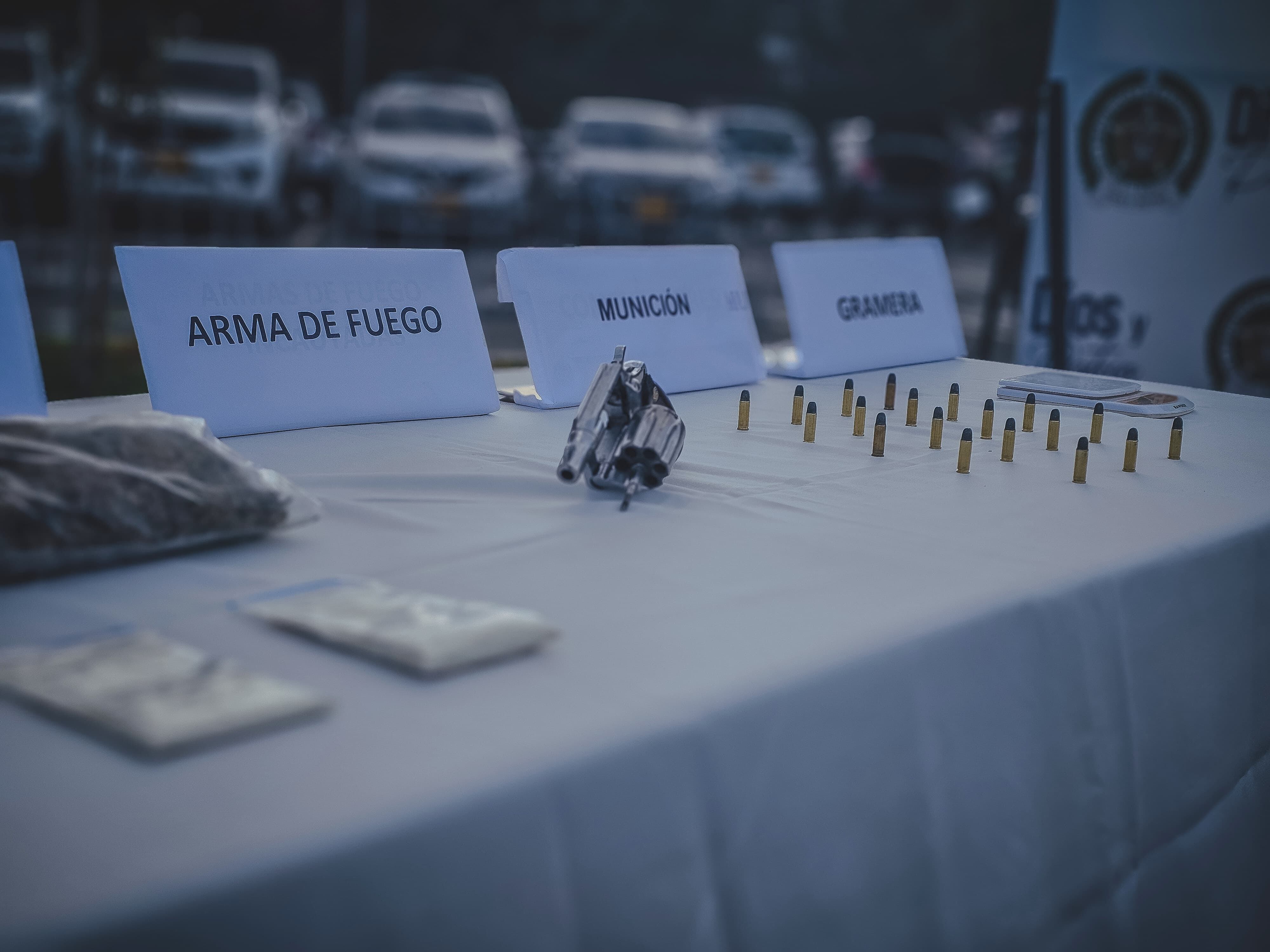 Armas de fuego y droga incautada