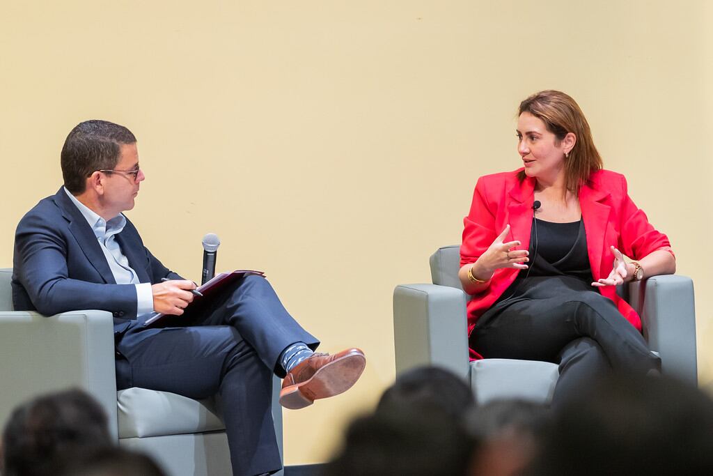 La ejecutiva participa en el panel "Disrupción digital" en el marco del Summit Latinoamérica