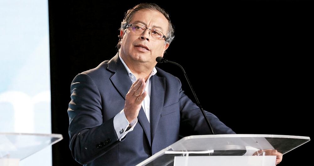    Aunque Gustavo Petro no ha rechazado el respaldo político de Comunes, una adhesión oficial con bombos, platillos y fotografías tal vez no existirá. 