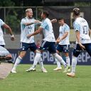 Jugador de Millonarios rompió los esquemas llegando en un Volkswagen escarabajo