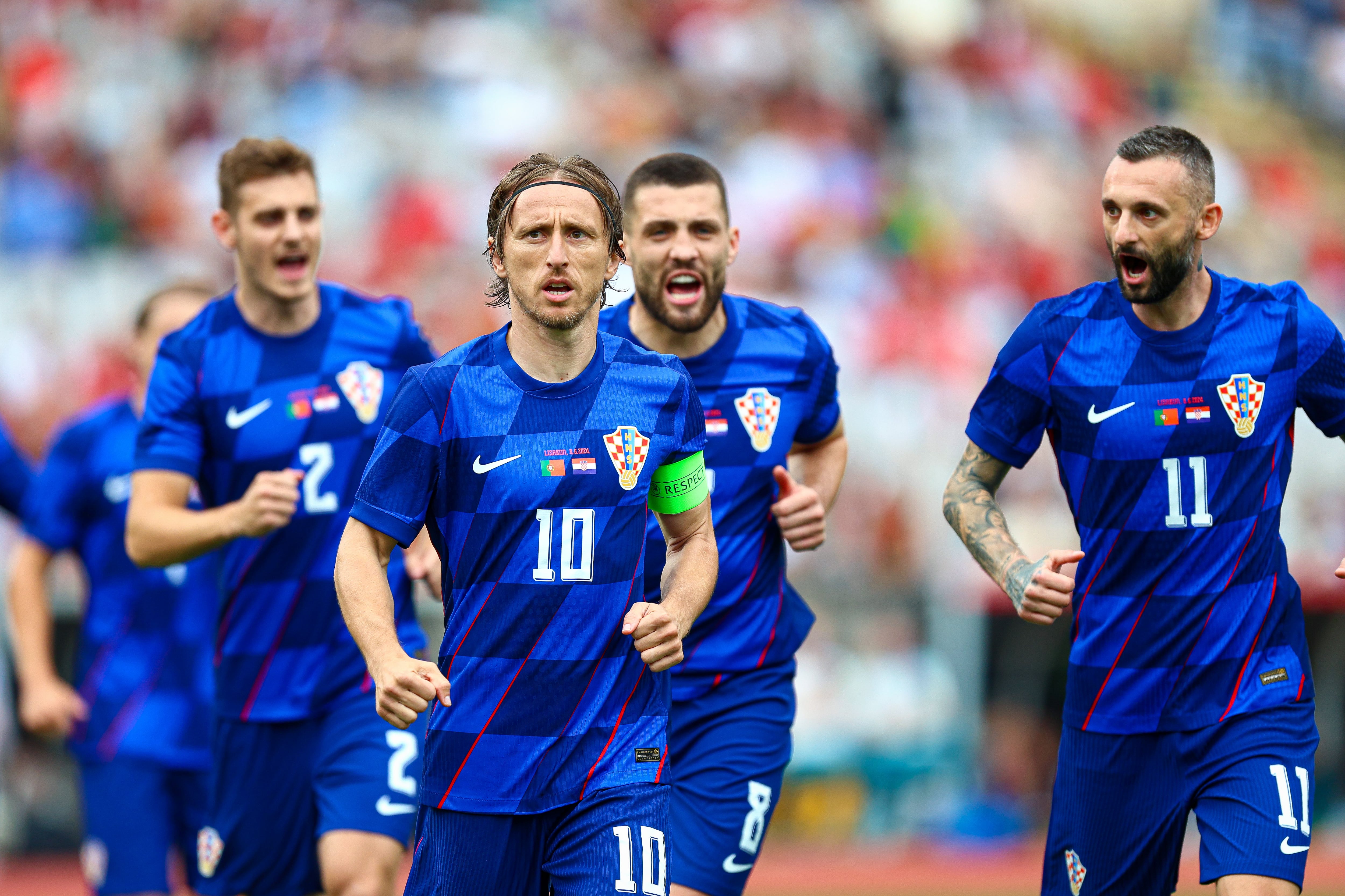 Luka Modric de Croacia celebra después de marcar el primer gol de su equipo durante el partido amistoso internacional entre Portugal y Croacia en el Estadio Nacional do Jamor el 08 de junio 2024 en Lisboa, Portugal.