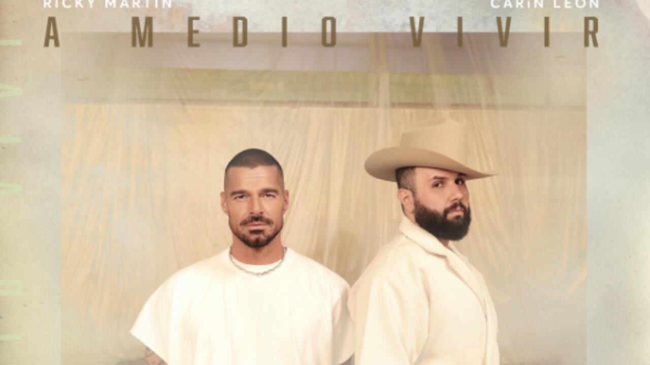 Ricky Martin estrena reversión de uno de sus clásicos junto a Carín León.