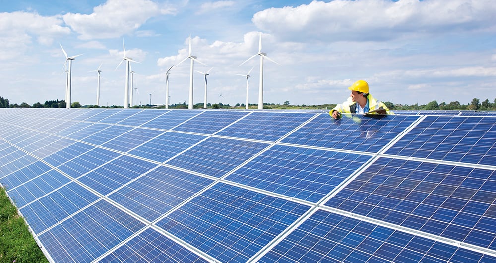 Los bloqueos y la baja dinámica en el desarrollo de las energías renovables son factores críticos en el sector. El fenómeno de El Niño está afectando los precios en bolsa, que se encuentran disparados.