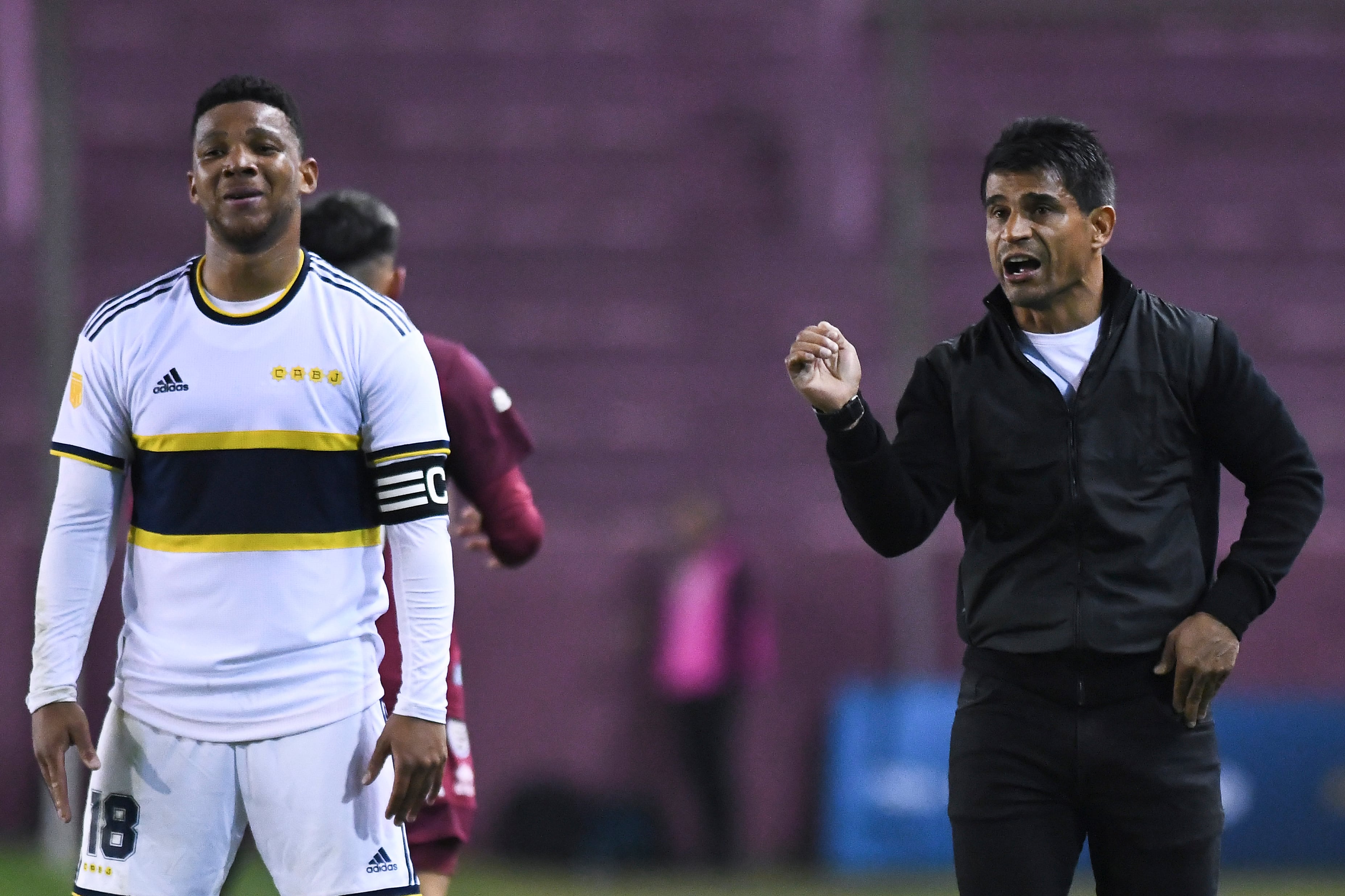 Frank Fabra fue capitán de Boca Juniors durante el paso de Hugo Ibarra como DT.