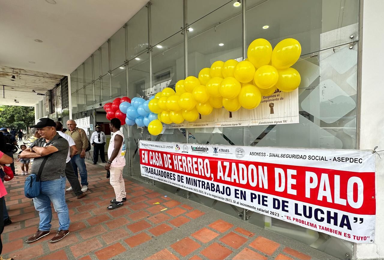 Trabajadores de Mintrabajo  señalan que paradójicamente desde este Ministerio no se da ejemplo.

Foto: Sindicato Mintrabajo