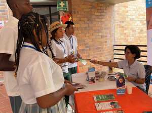 Jóvenes participan en evento que busca apoyarlos en su crecimiento profesional y laboral