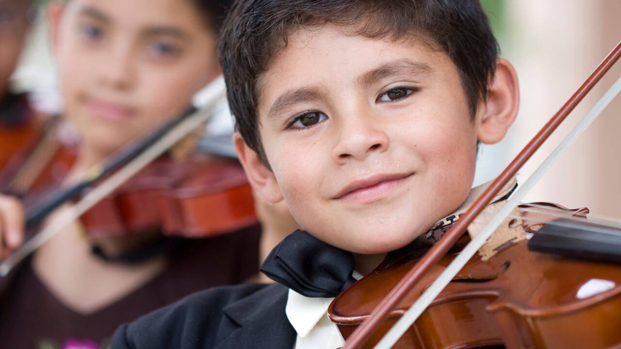 Otra forma de contribuir con la campaña es que quienes tengan conocimientos en reparación de instrumentos puedan donar su tiempo para arreglarlos.