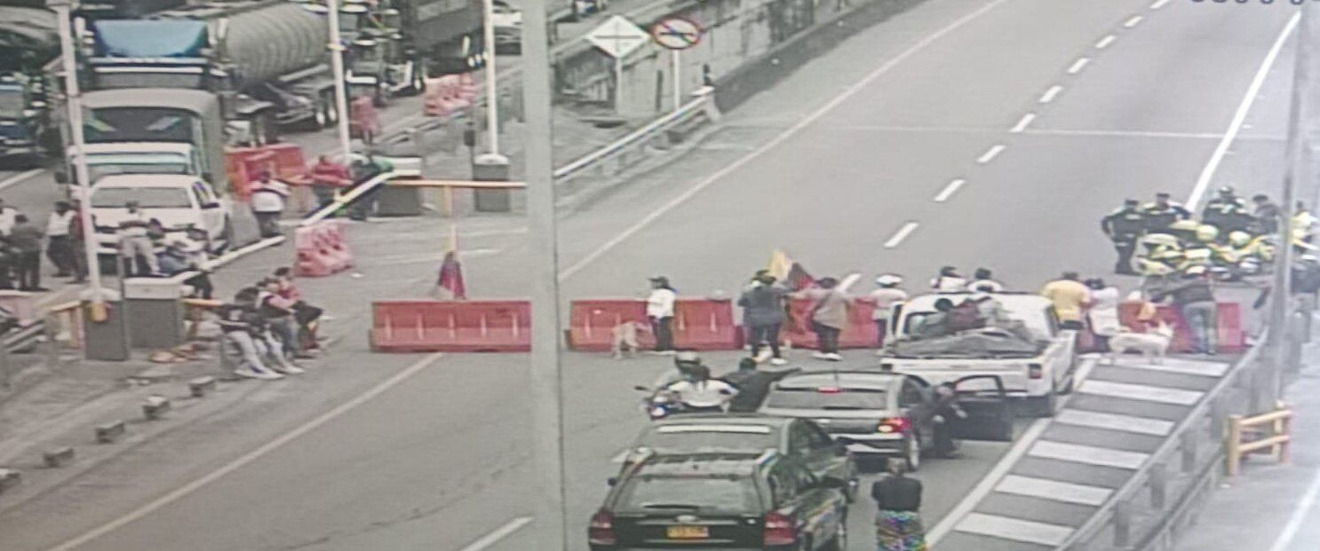 Bloqueo en la vía al llano.