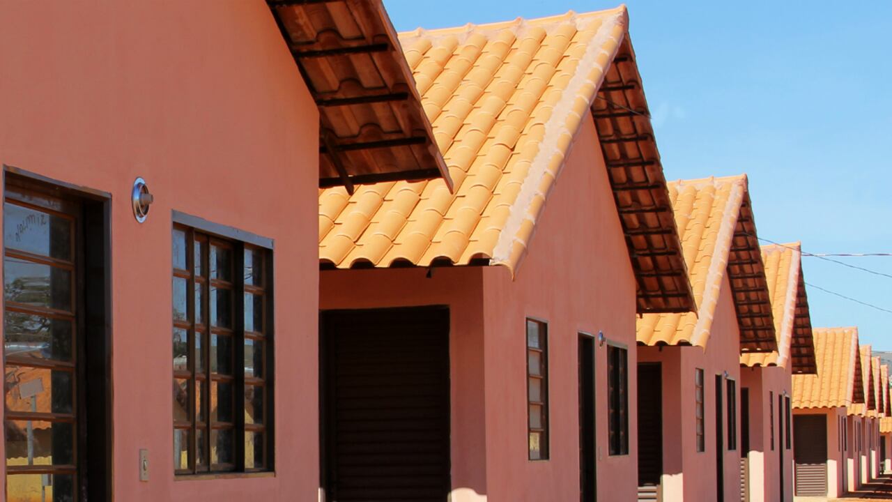 Los predios urbanos y rurales no formados y formados con vigencia de 2014 y anteriores, tendrán un incremento de tres punto cero por ciento (3,0%) para el año 2015.