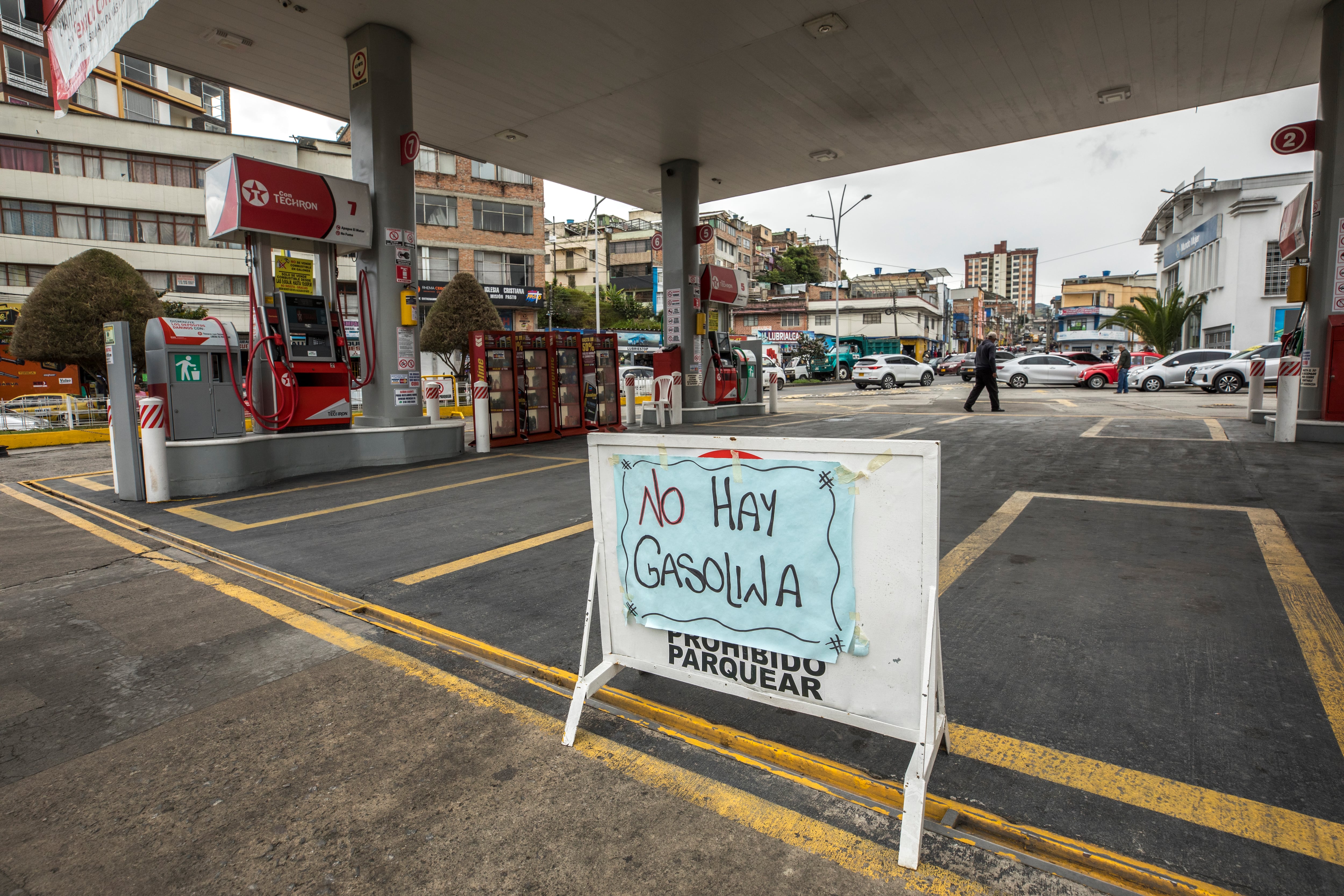 Estaciones de gasolina, filas en Pasto Nariño. Escasez de gasolina