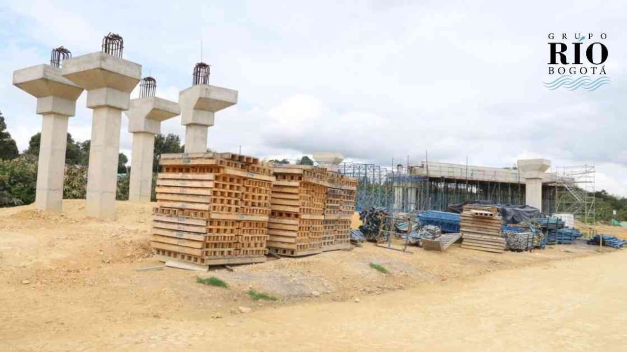 Por la construcción de un puente elevado en Juan Amarillo, la Empresa de Acueducto podría ser sancionada. Foto: SDA.