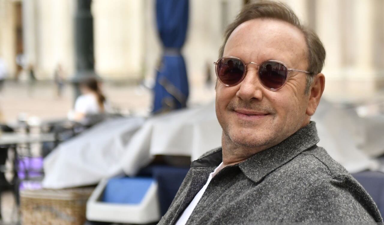 El actor estadounidense Kevin Spacey, está nuevamente en medio de la polémica por un caso de agresión sexual