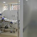 Un paciente con covid-19 es atendido en una unidad de cuidados intensivos en Bogotá.