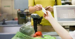 Gobierno anuncia que propondrá 3 días sin IVA a familias más vulnerables. GETTY.