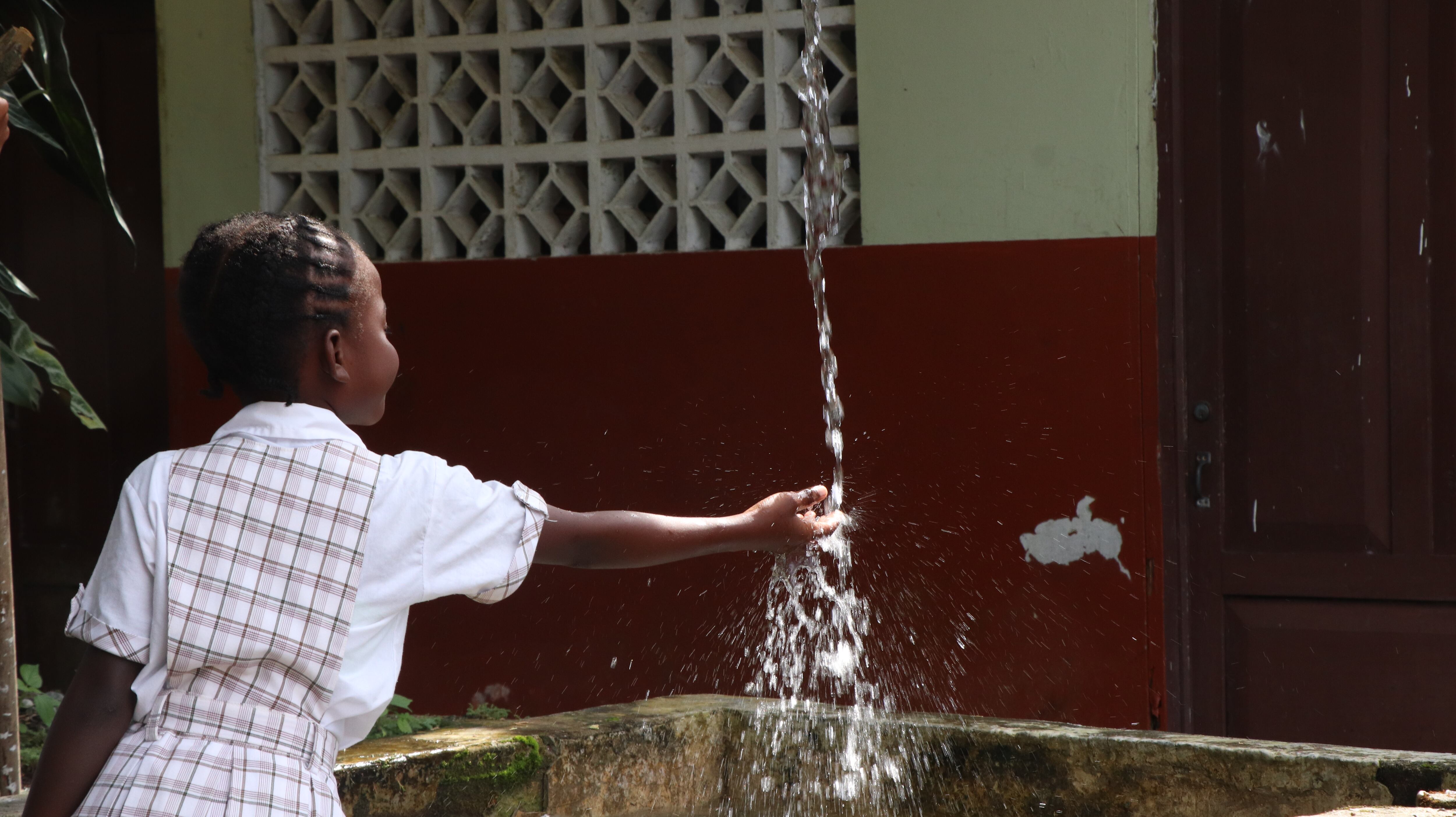 Facilitar el acceso a la educación se convirtió en una tarea prioritaria en El Charco.