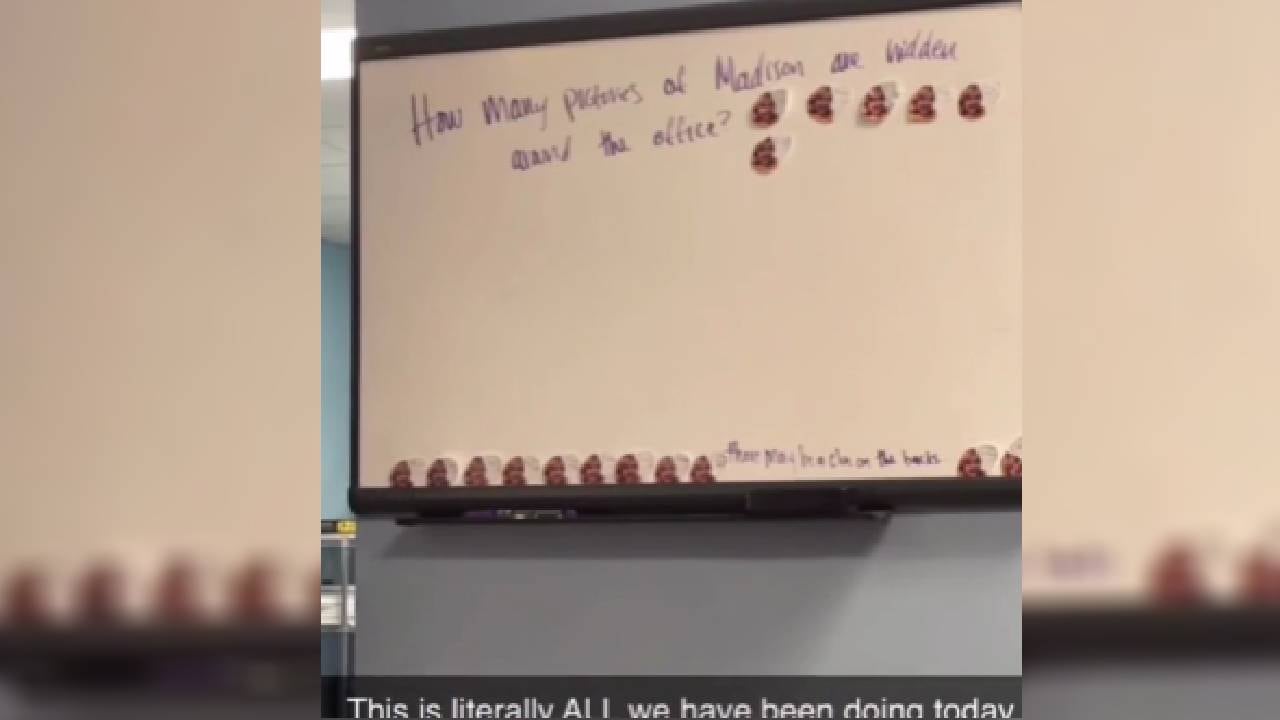 La mujer colocó imágenes suyas por toda la oficina.