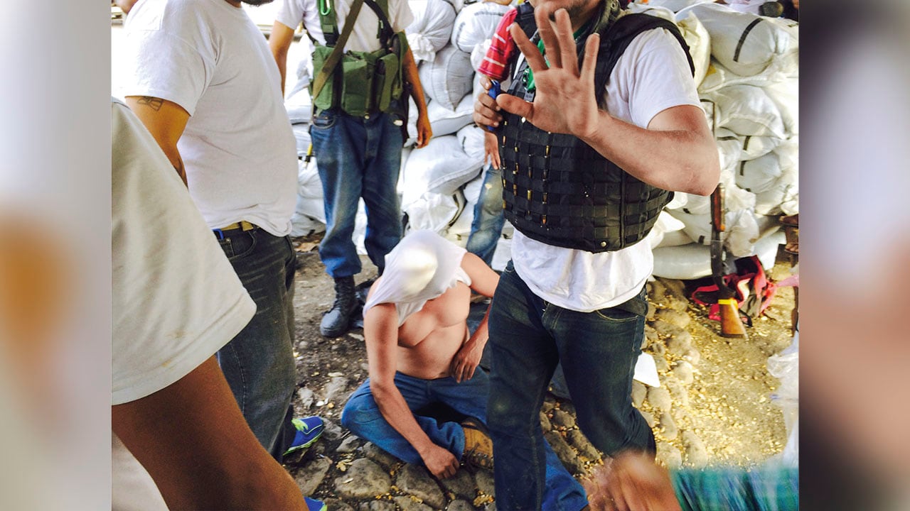 La llegada de grupos foráneos –cuando se consolida– suele venir acompañada de violencia simbólica y pública, como los rituales y advertencias que dejó la violencia de Michoacán hace casi dos décadas.