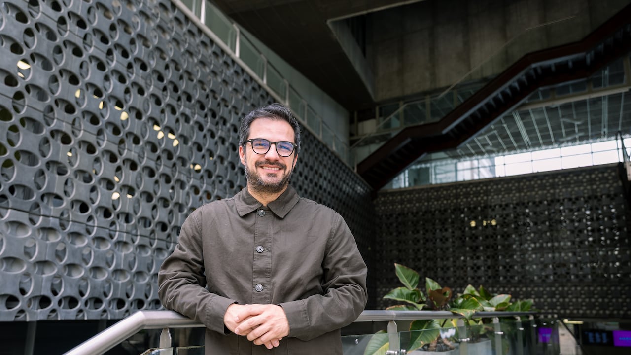 Rafael Tamayo , director del MAMM habló con SEMANA sobre las casi cinco décadas de historia del museo, el legado de Débora Arango, la llegada de nuevos públicos y el desafío de conectar a Medellín con el circuito internacional del arte.