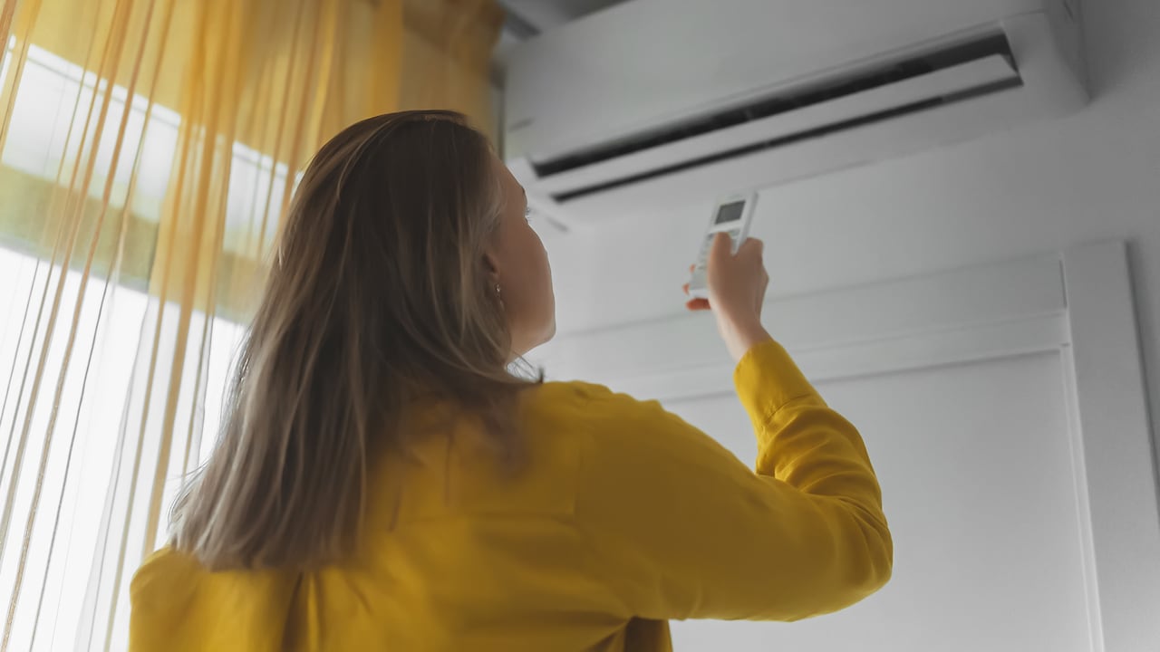 La función del aire acondicionado que quita la humedad y puede secar la ropa en menos de 2 horas.