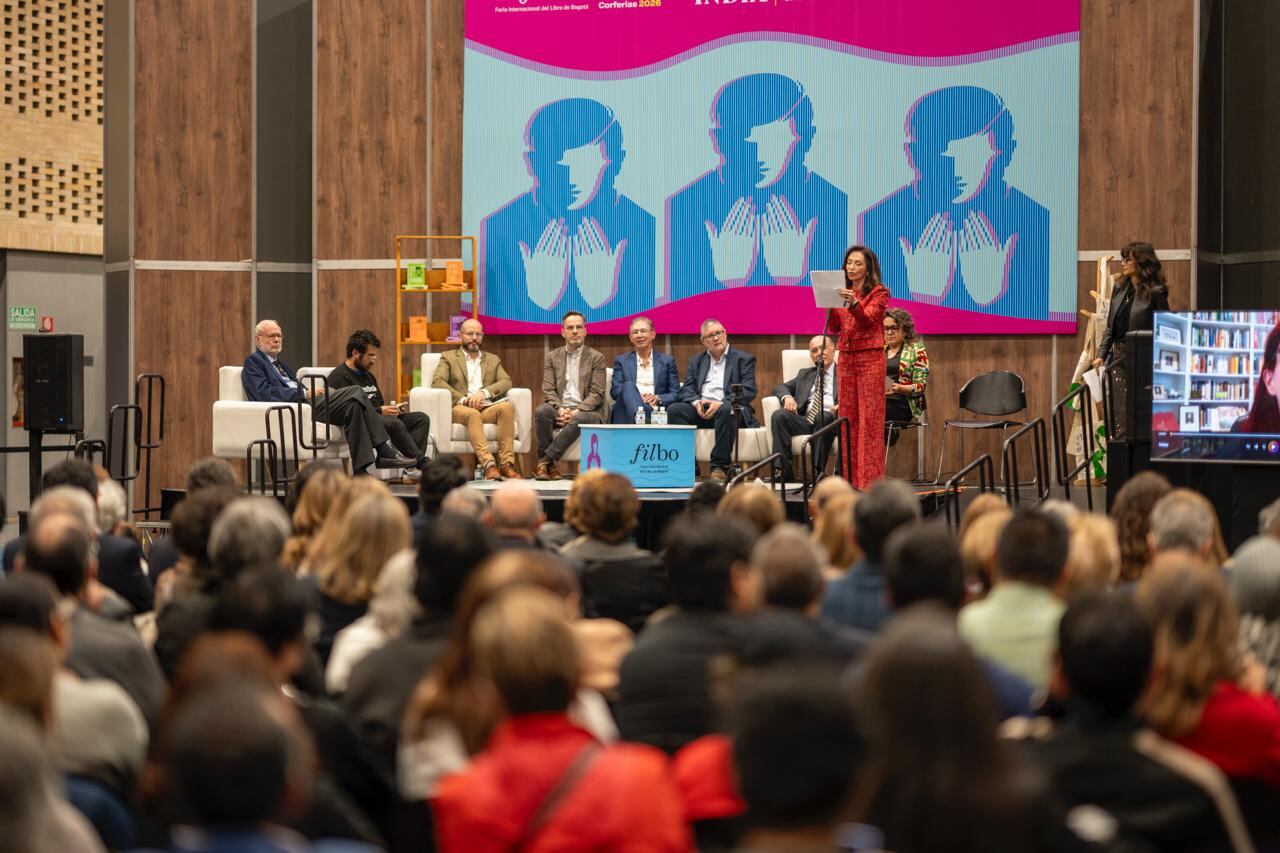 Desde su creación en 2005, este premio ha abierto camino a escritores inéditos, consolidando una nueva generación de poetas en el país y ampliando los horizontes de la literatura colombiana.