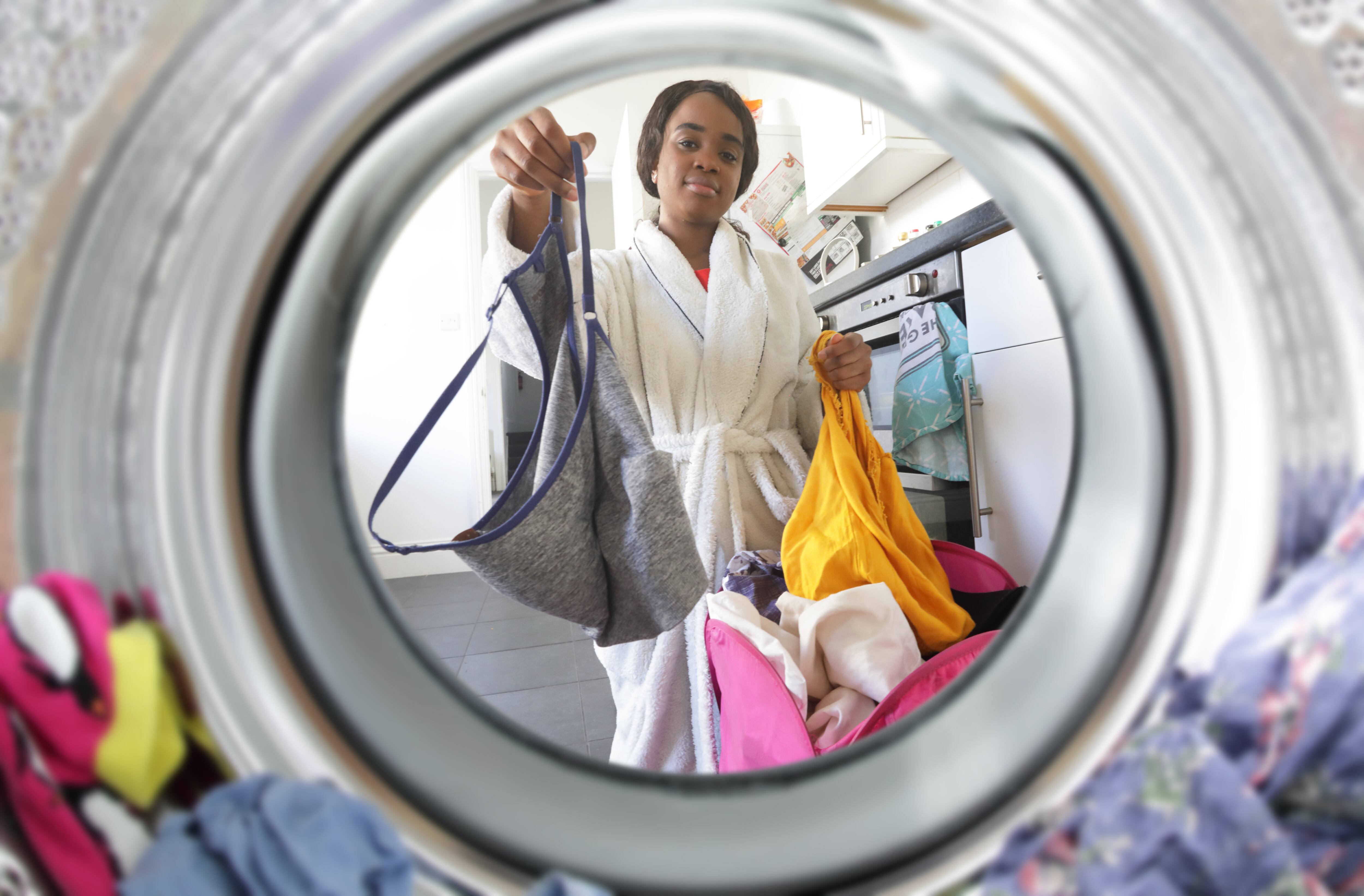 Es importante separar estas prendas de otras.