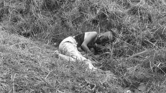 El violento hecho se presentó mientras las mujeres iban a bordo de una motocicleta.