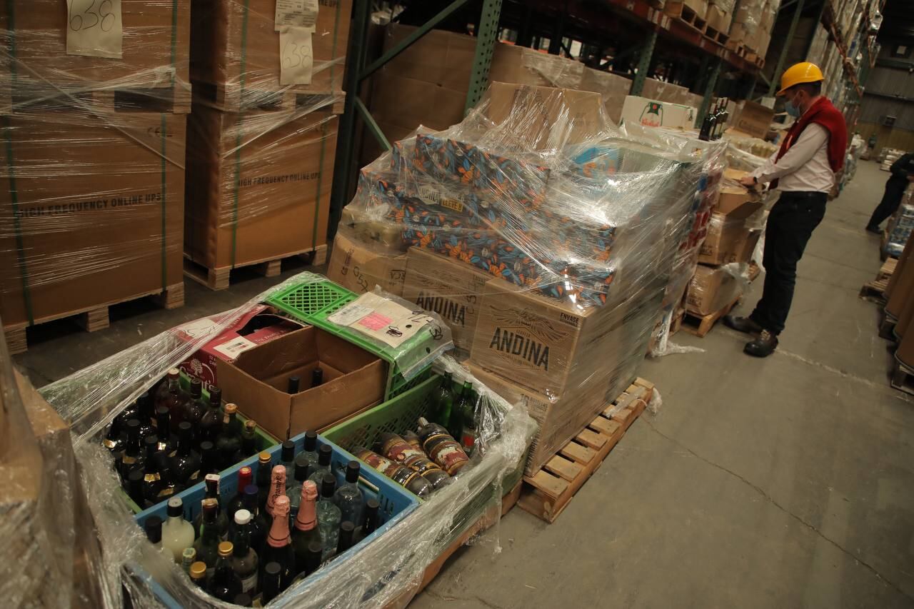 Alerta en Cali y el Valle por licor adulterado. Así lo puede identificar.