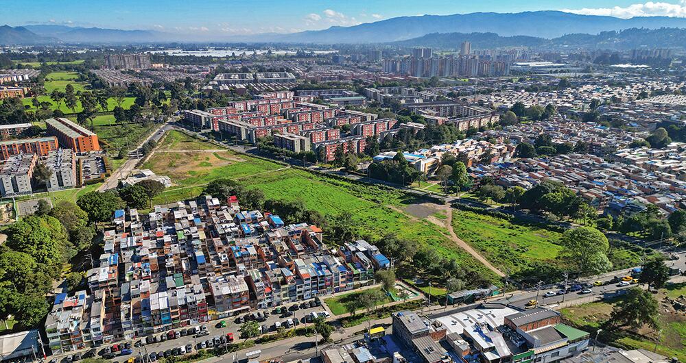   La Ciudadela Educativa y del Cuidado fue diseñada para construirse en los predios que el Distrito compró años atrás para la Avenida Longitudinal de Occidente.