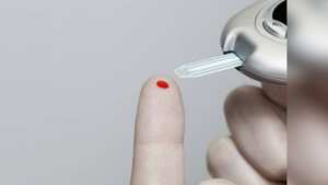 Expertos señalan que hay un orden a la hora de comer los alimentos para que no se disparen los niveles de azúcar en la sangre. Foto: Getty images.