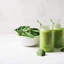 El jugo de espinaca y brócoli le ofrece diversas bondades el organismo.