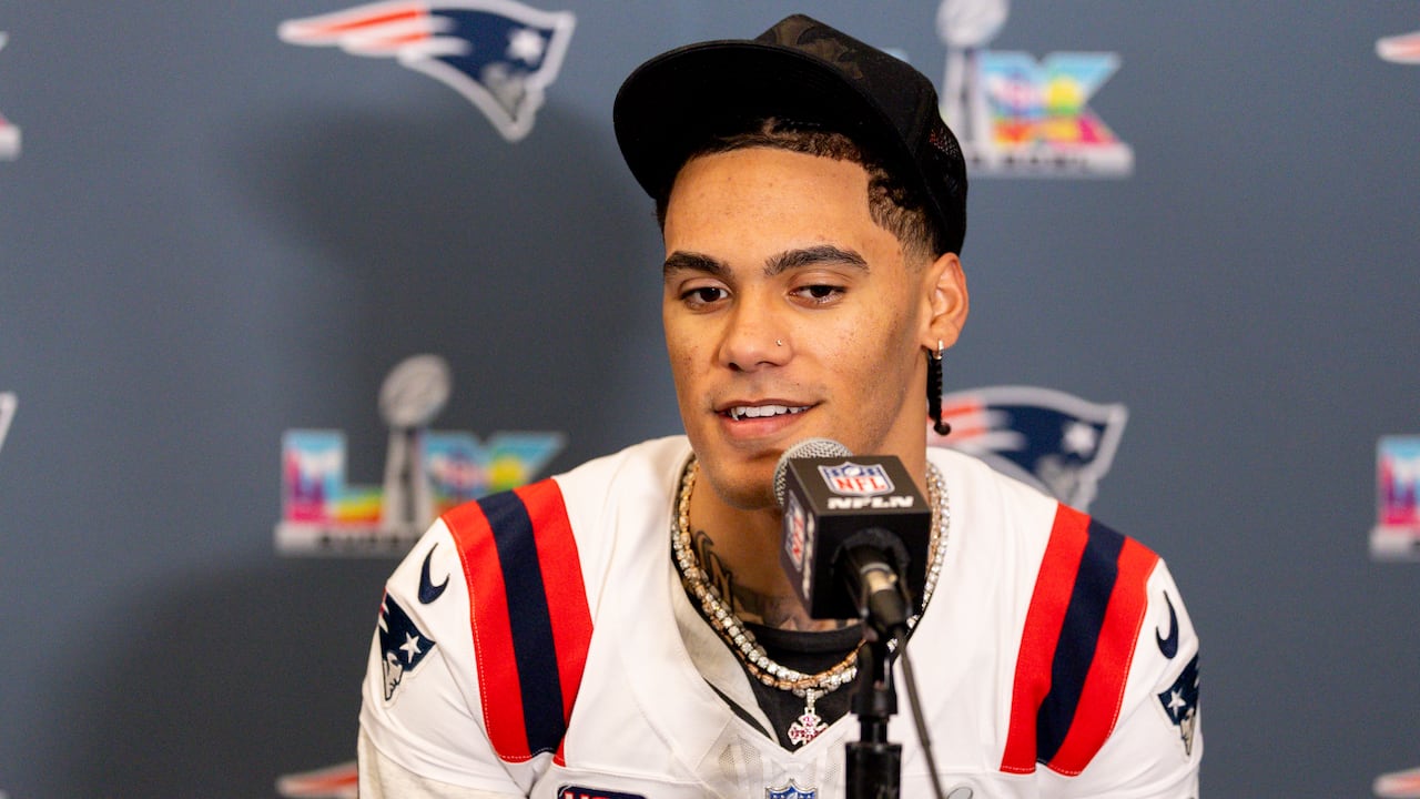 Christian González, cornerback de los New England Patriots