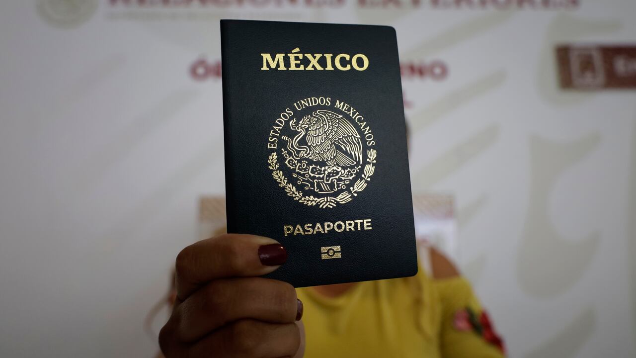 Atención consular en California: fechas del ‘Consulado mexicano sobre ruedas’, en marzo 2025
(Photo by Gerardo Vieyra/NurPhoto via Getty Images)