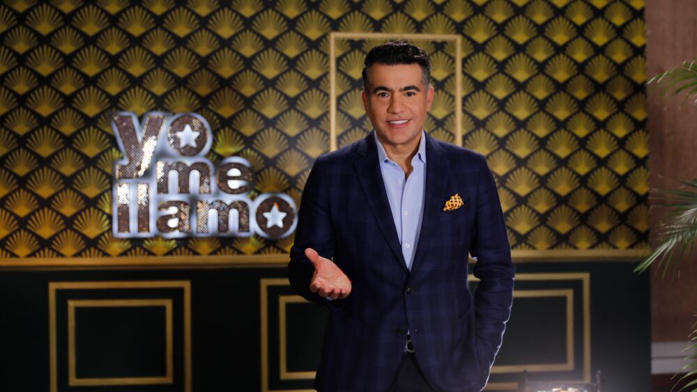 El presentador de televisión comparte escenario con la presentadora caleña Melina Ramírez.