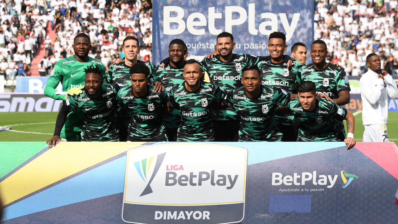 Jugadores de Atlético Nacional, equipo que está parcialmente clasificado a los cuadrangulares finales.