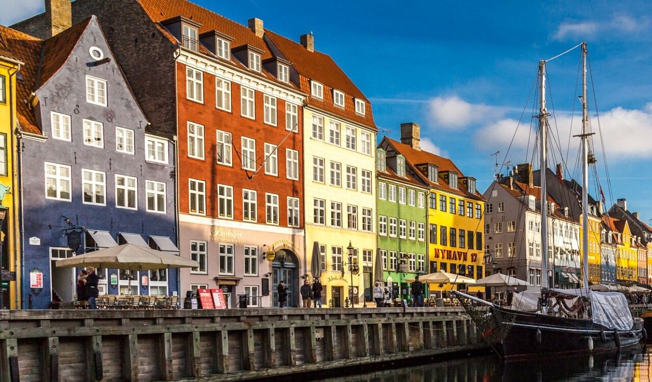 Copenhague, la capital de Dinamarca, es catalogada como una de las ciudades más hermosas del mundo